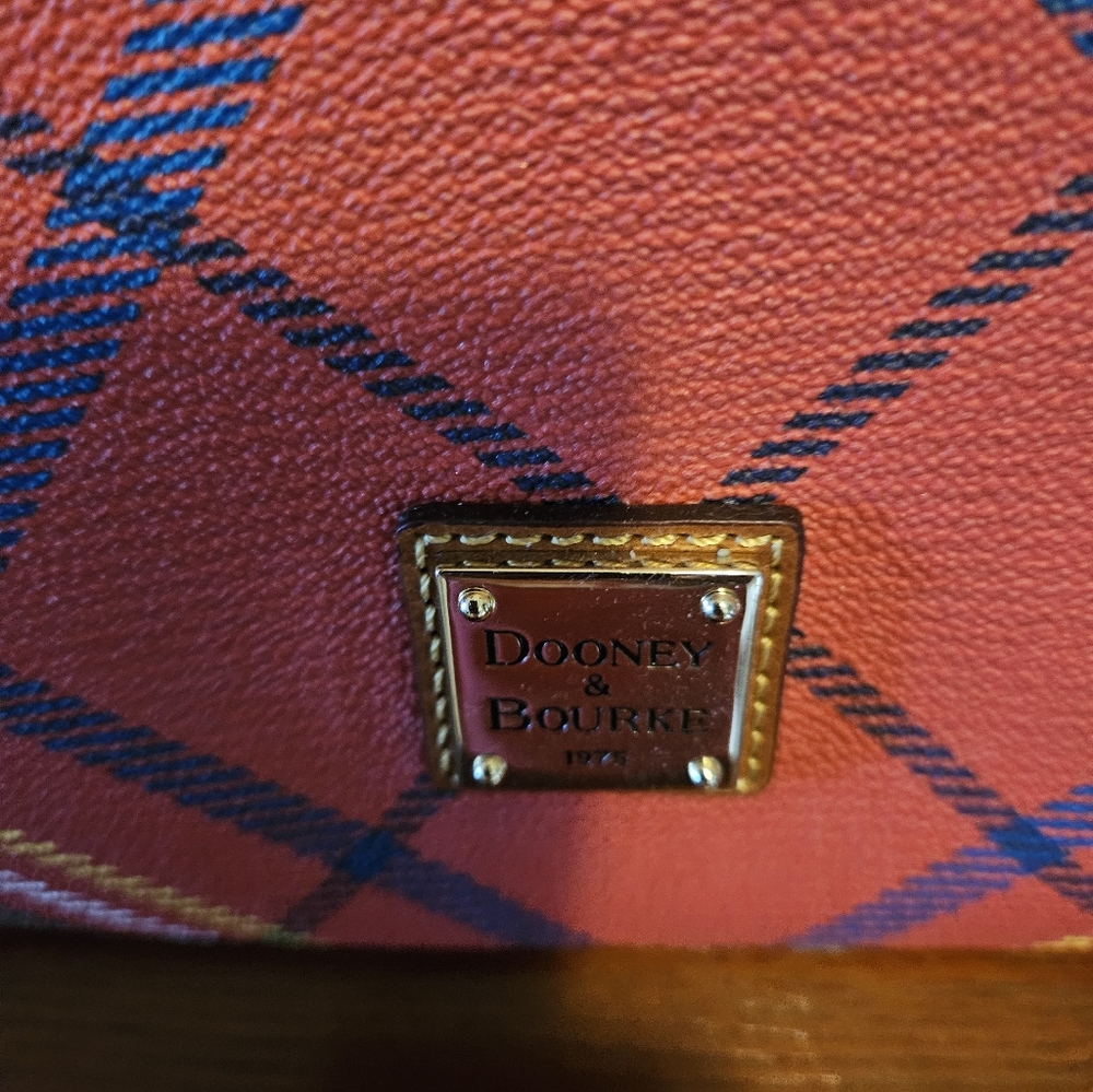 NWT ☆ Dooney & Bourke Domed Satchel Handbag, Brand NEW! - Picture 3 of 4